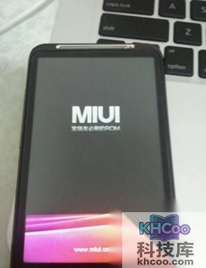 手机卡在开机画面怎么办