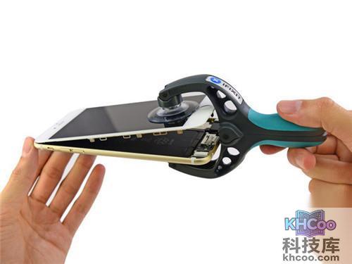 将显示屏和后机体直接分离开