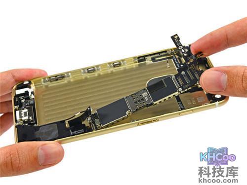 解开主板背面的天线