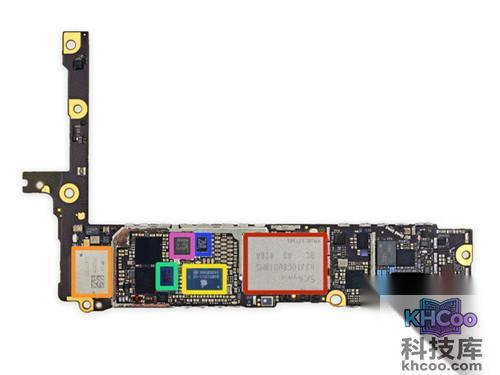 主板背面的集成电路模块