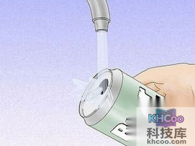 洗净易拉罐