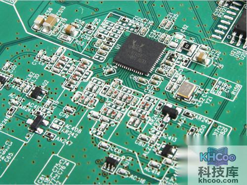 新360安全路由P1的无线模块和信号处理电路