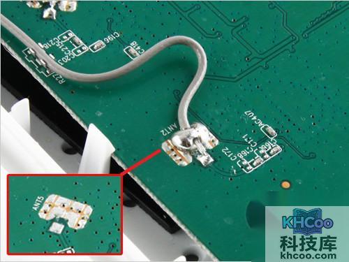 新360安全路由P1的专利馈线焊盘