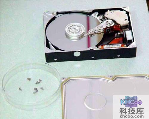 【硬盘开盘数据恢复】步骤3