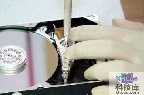 【硬盘开盘数据恢复】步骤7