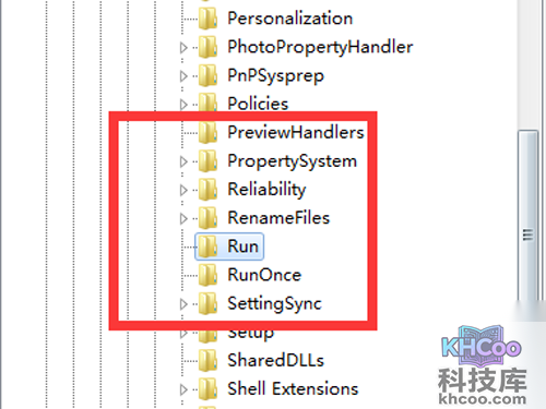 打开注册表依次定位