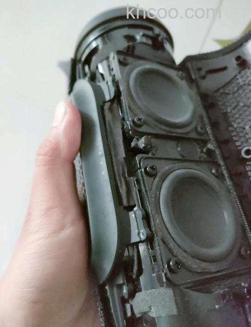 jbl音响怎么拆开换电池