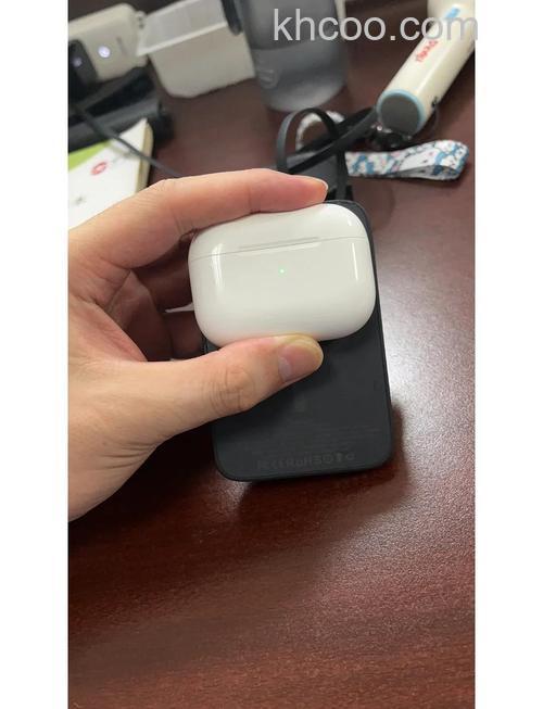 Airpods Pro充电时指示灯不亮如何处理【解决方法】