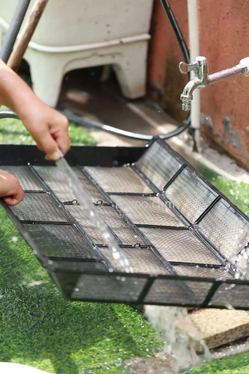 空气净化器过滤网如何清洗 空气净化器过滤网清洗方法