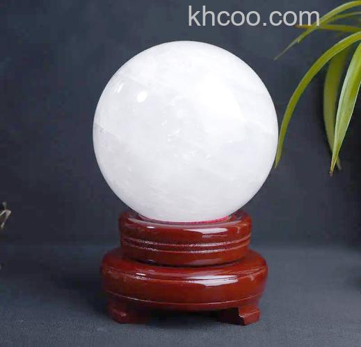 ps怎么制作一个超逼真质感超强的白色水晶球