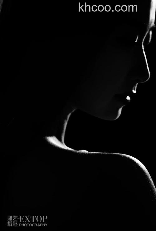 PS制作黑白照片效果图